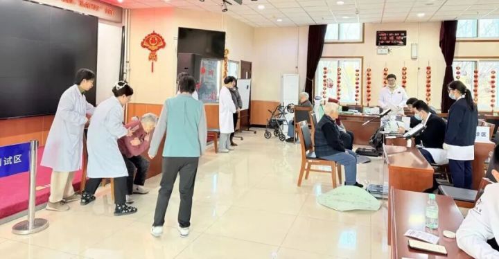 海淀区民政局携手德尔康尼探索老年人群肌少症精准筛查与干预评估——第一站走进阳台山敬老院