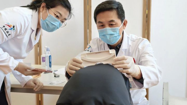 关爱青少年脊柱健康，李承鑫教授专家门诊暑期接诊